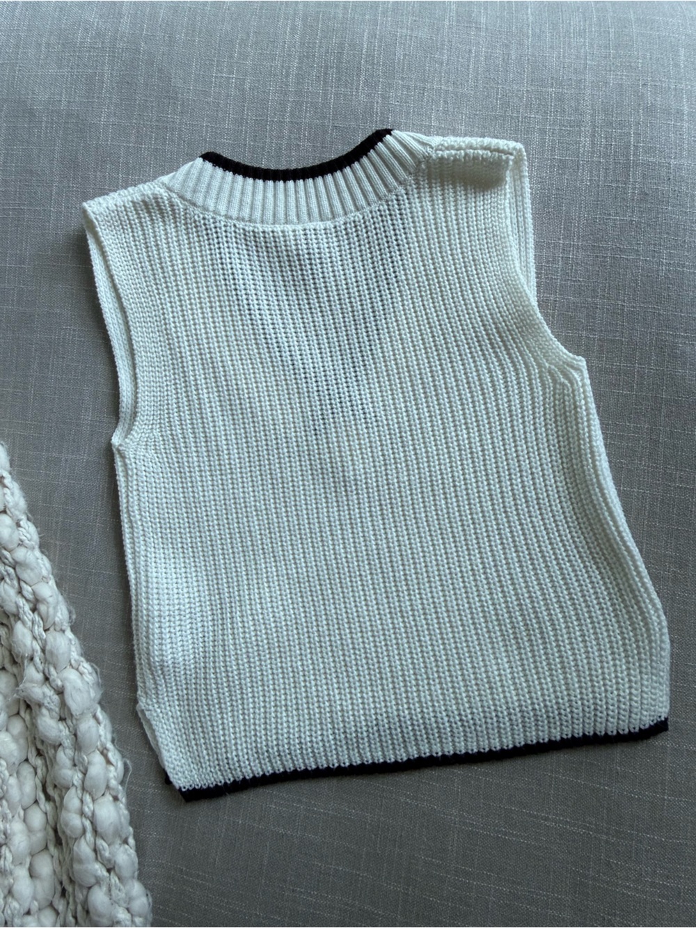 H&M Knit Vest - Picture 4 of 4